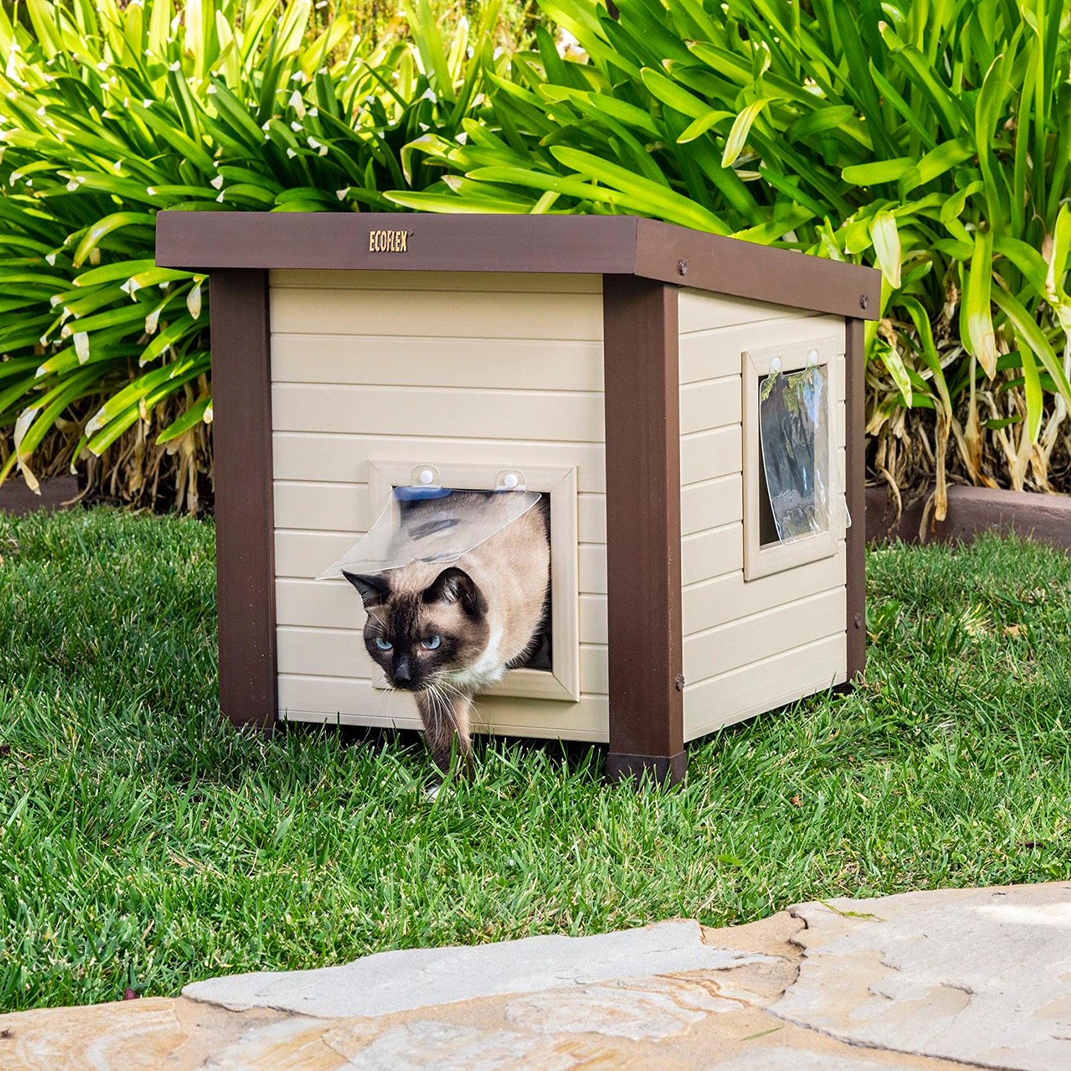 New Age Pet ECOFLEX Outdoor Cat House: image 5